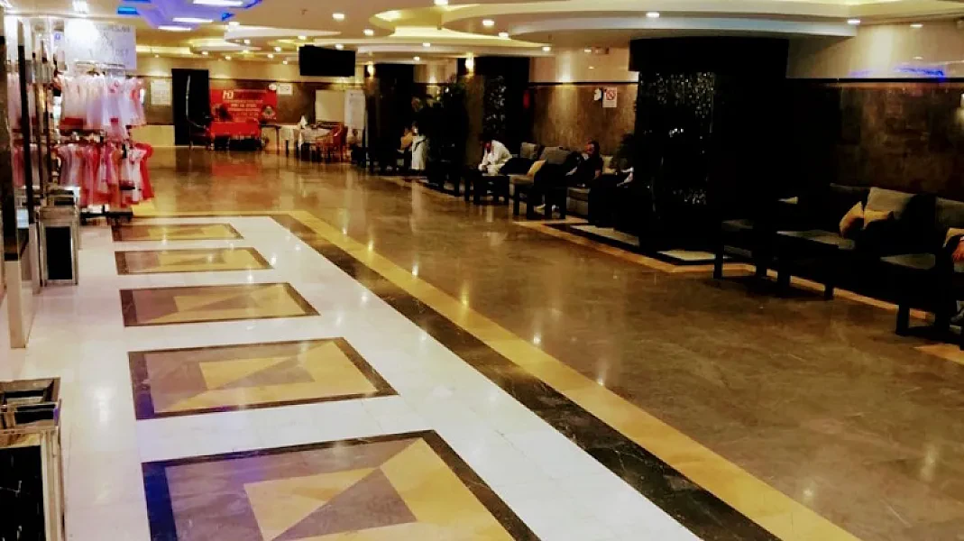 MİRA RAWDAH SERVİSLİ - 2